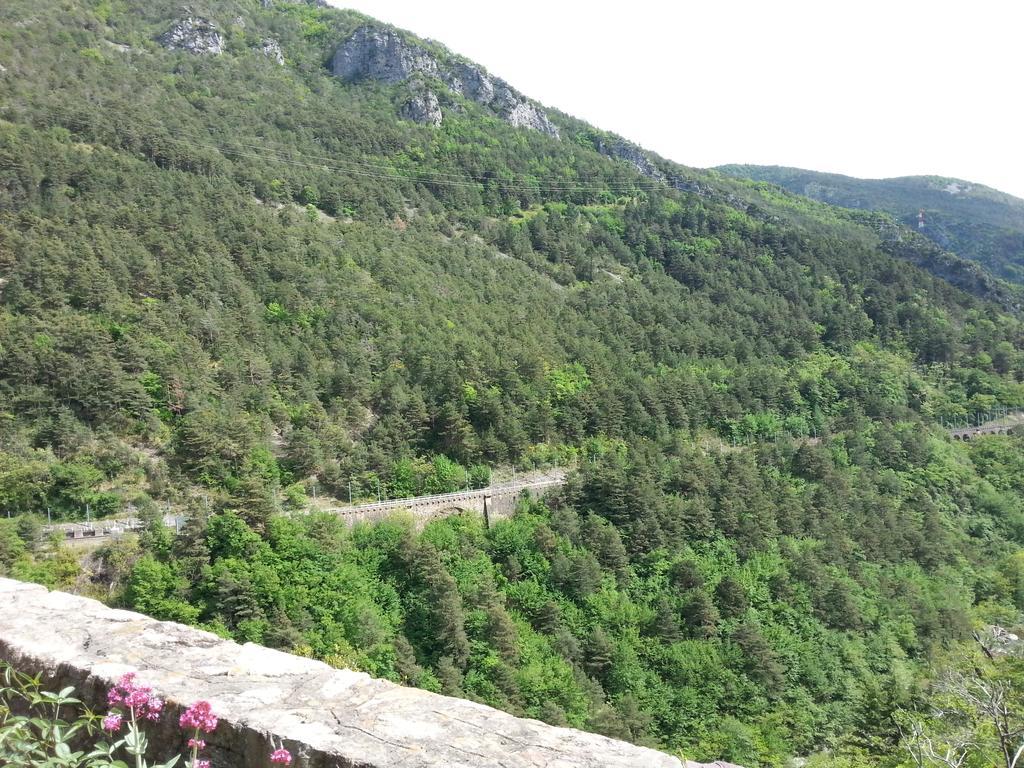 Auberge Saint Martin La Brigue Luaran gambar