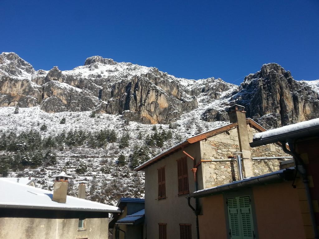 Auberge Saint Martin La Brigue Luaran gambar